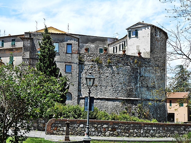 Scoglio San Francesco tra torre e mare